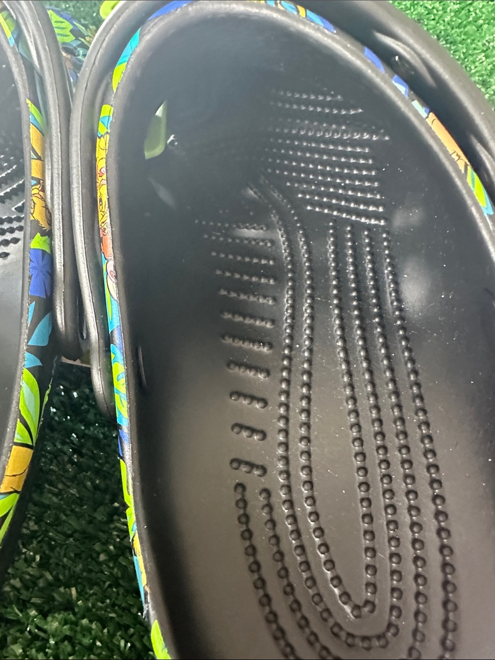 CROCS Kids' Black Tropical Lion King Sandals - Picture 10 of 11